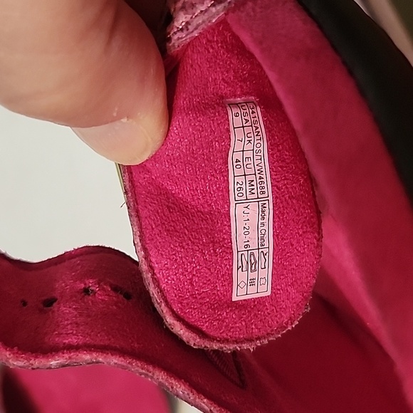 Vionic Women's Fuchsia Snakeskin Slide Sandals - Picture 8 of 10